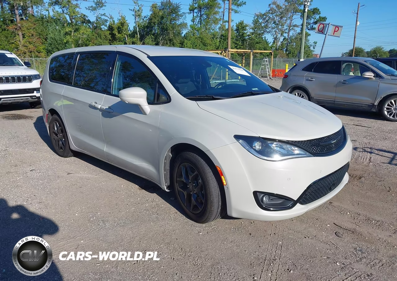 2019 Chrysler Pacifica Touring Plus