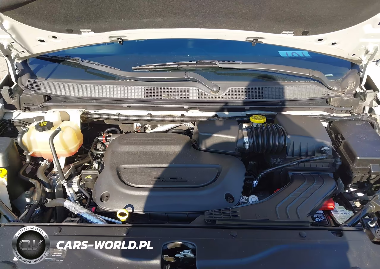2019 Chrysler Pacifica Touring Plus VIN:2C4RC1FG0KR686722 - 10