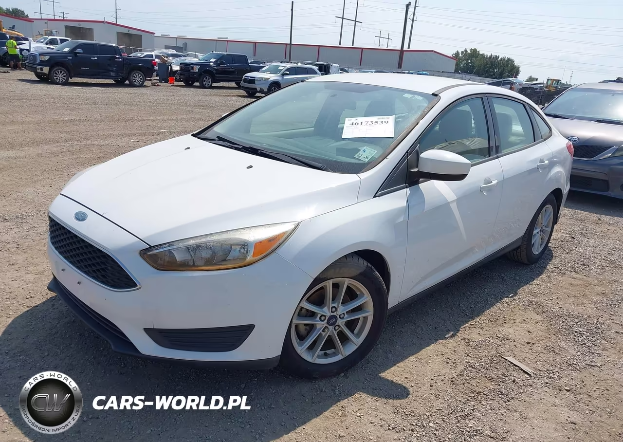 2018 Ford Focus Se VIN:1FADP3F23JL209021 - 2