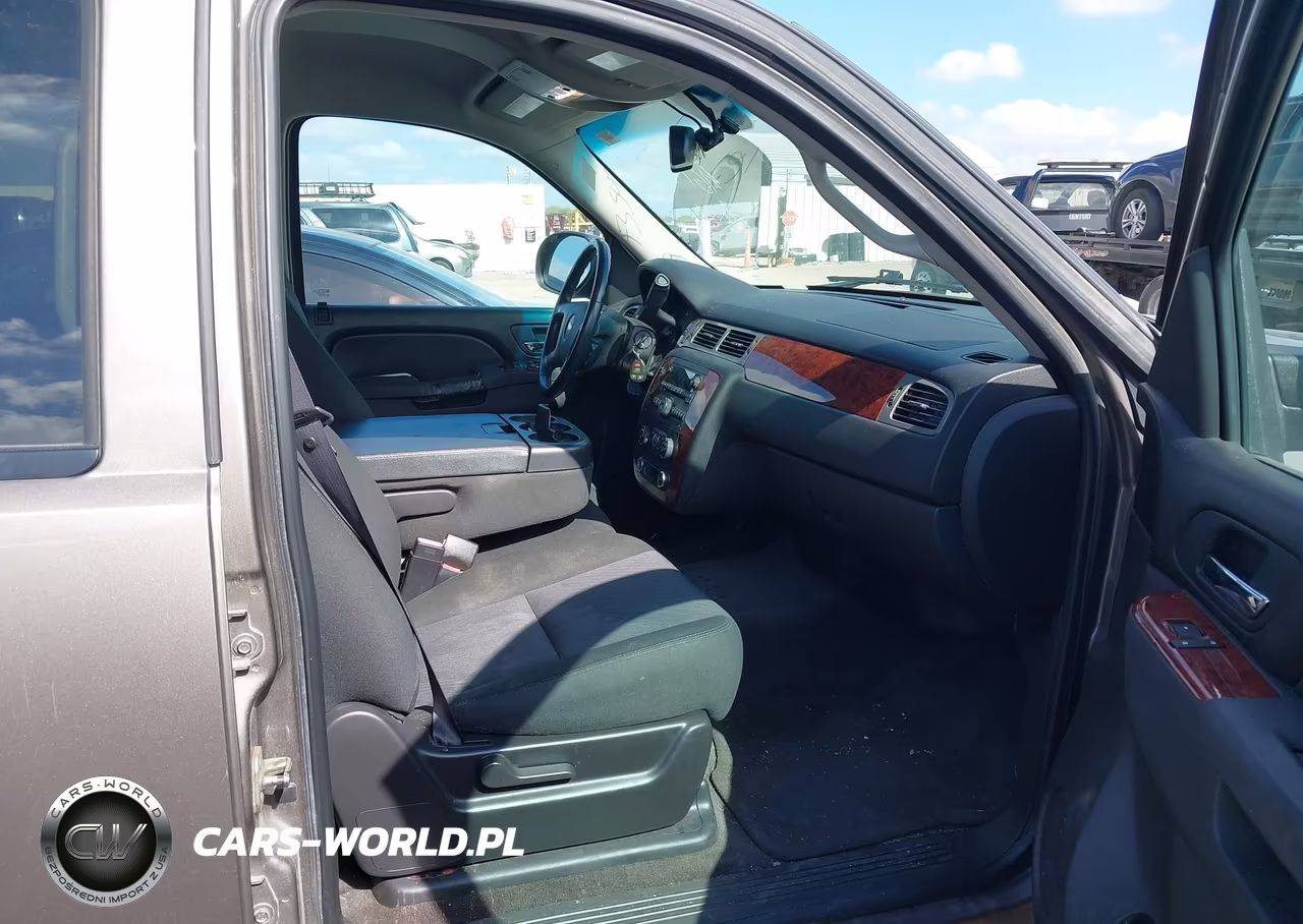 2012 Chevrolet Tahoe Ls VIN:1GNSCAE03CR231772 - 5