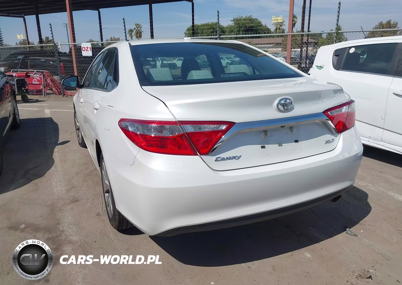 2017 Toyota Camry Xle VIN:4T1BF1FK2HU699508 - 3
