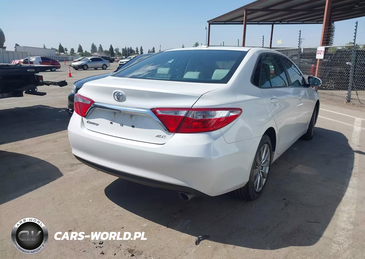 2017 Toyota Camry Xle VIN:4T1BF1FK2HU699508 - 4