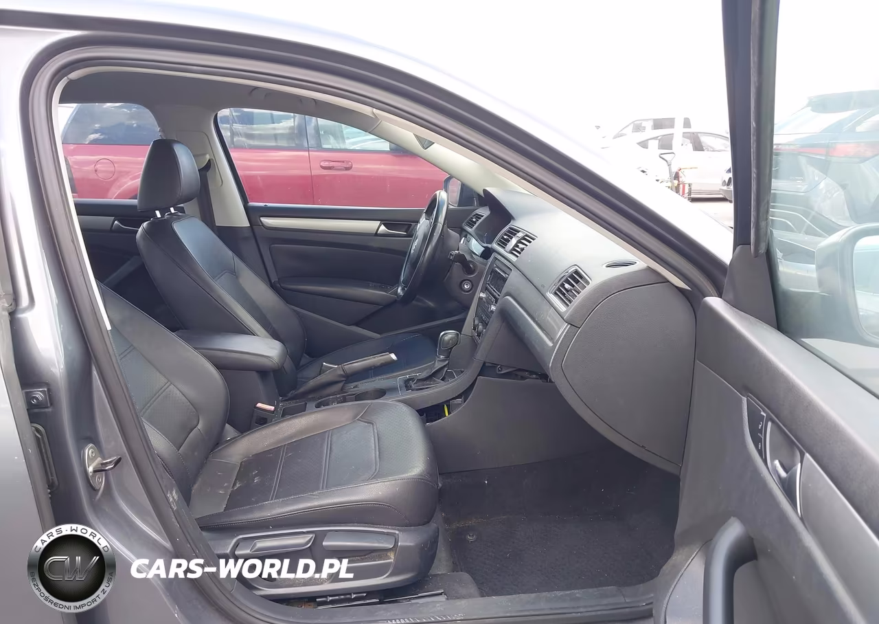 2014 Volkswagen Passat 1.8T Wolfsburg Edition VIN:1VWAT7A35EC113040 - 5