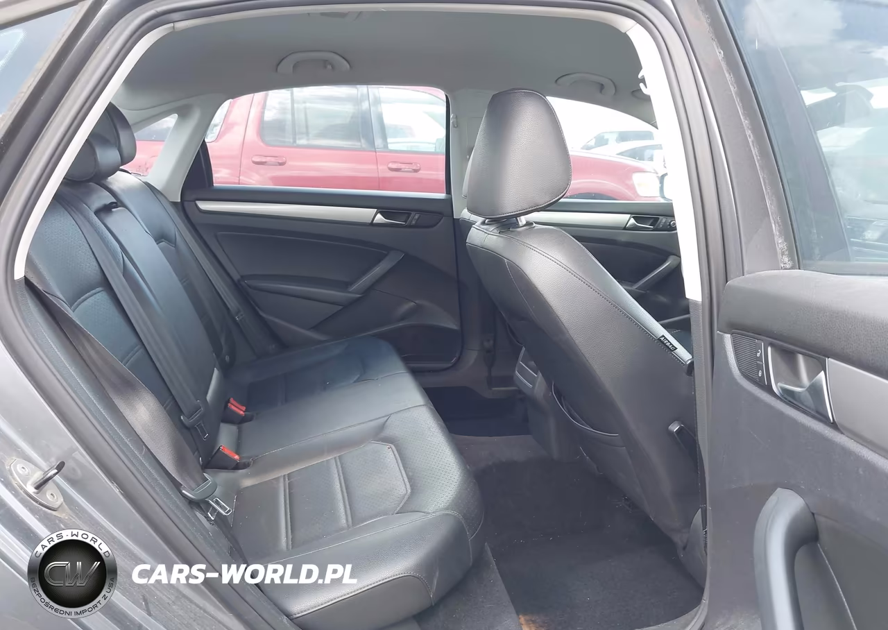 2014 Volkswagen Passat 1.8T Wolfsburg Edition VIN:1VWAT7A35EC113040 - 8