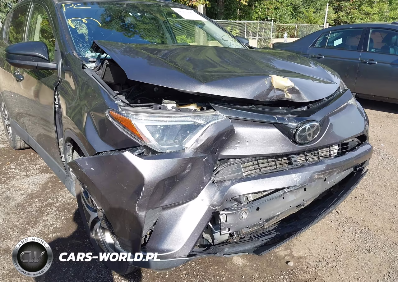 2018 Toyota Rav4 Le VIN:JTMBFREV4JJ245783 - 6