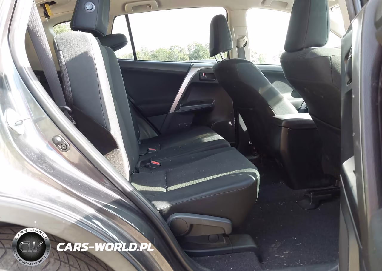 2018 Toyota Rav4 Le VIN:JTMBFREV4JJ245783 - 8