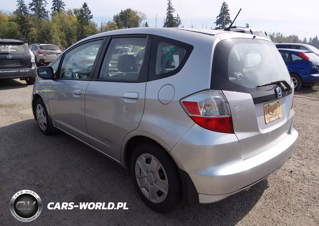 2013 Honda Fit VIN:JHMGE8H38DC009593 - 3