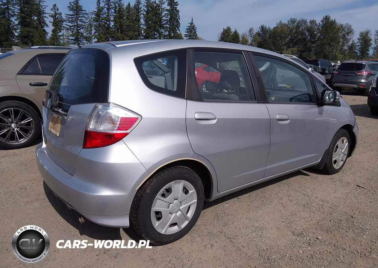 2013 Honda Fit VIN:JHMGE8H38DC009593 - 4
