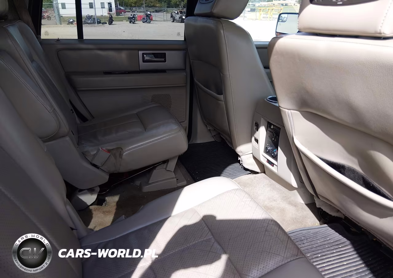 2013 Ford Expedition Limited VIN:1FMJU2A54DEF28725 - 8