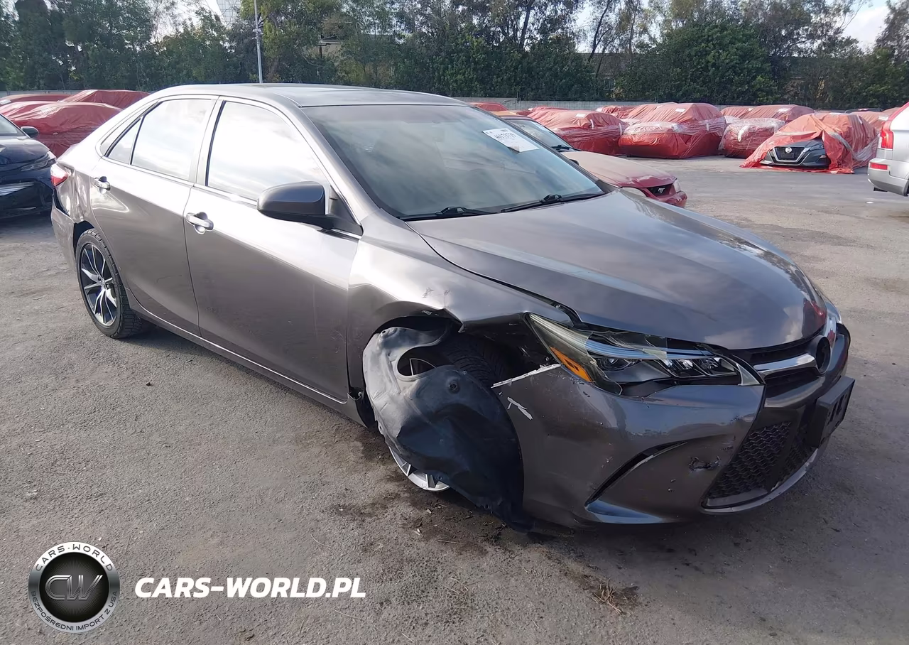 2015 Toyota Camry Xse V6 – zdjęcie 1 z 16