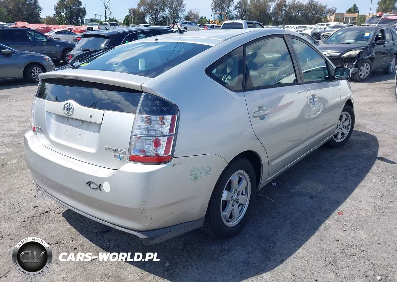 2004 Toyota Prius VIN:JTDKB20U640116701 - 4