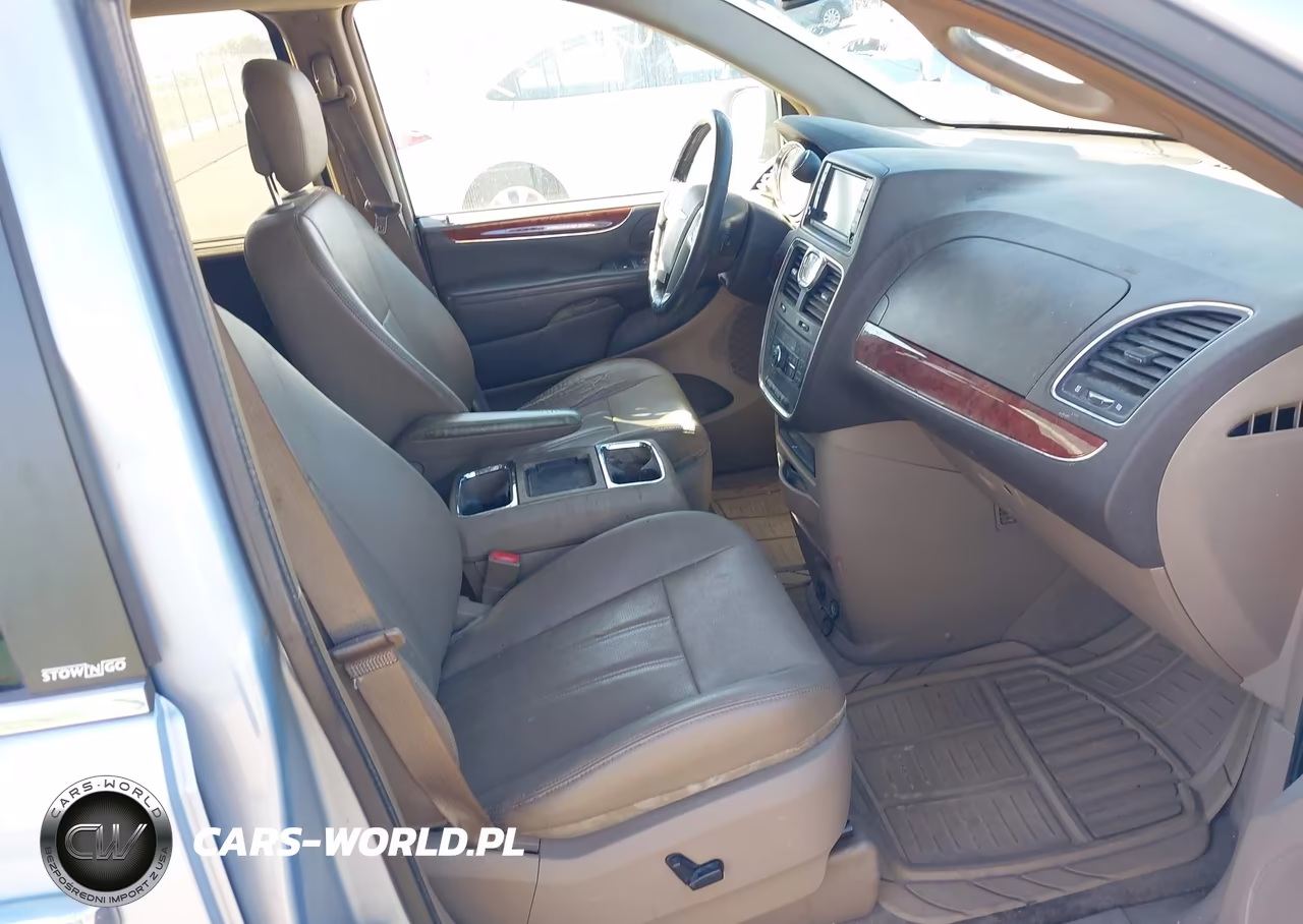 2013 Chrysler Town & Country Touring-L VIN:2C4RC1CGXDR660975 - 5