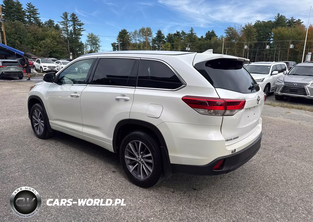 2017 Toyota Highlander Xle VIN:5TDJZRFH9HS362817 - 3