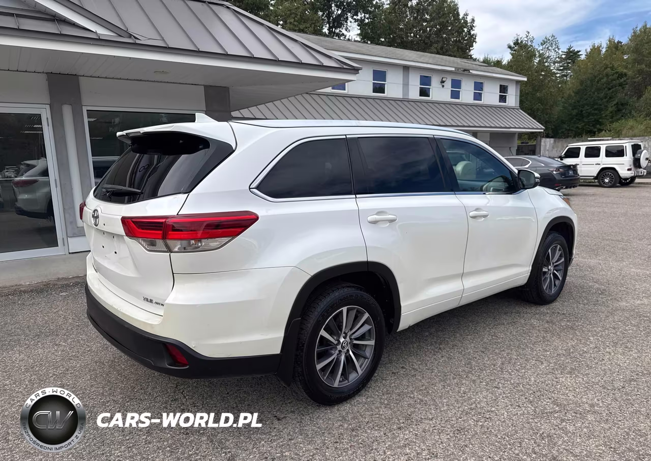 2017 Toyota Highlander Xle VIN:5TDJZRFH9HS362817 - 4