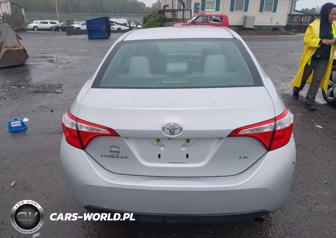2015 Toyota Corolla Le VIN:2T1BURHEXFC243556 - 17