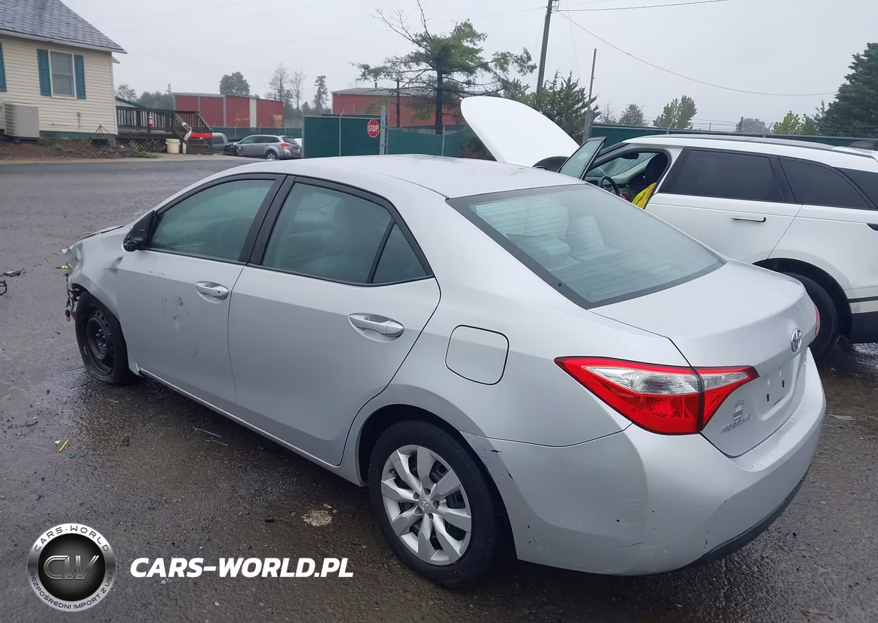 2015 Toyota Corolla Le VIN:2T1BURHEXFC243556 - 3