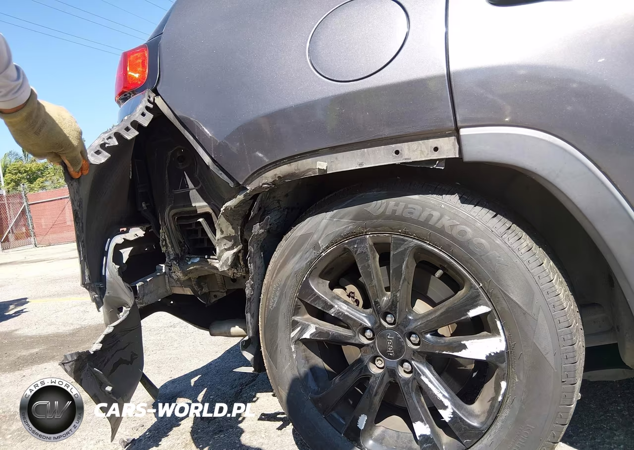 2016 Jeep Cherokee Latitude VIN:1C4PJLCSXGW108238 - 12