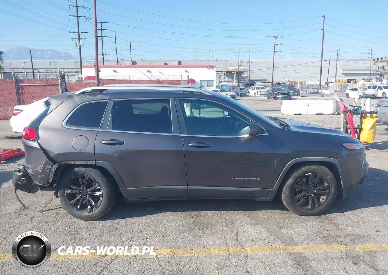 2016 Jeep Cherokee Latitude VIN:1C4PJLCSXGW108238 - 14