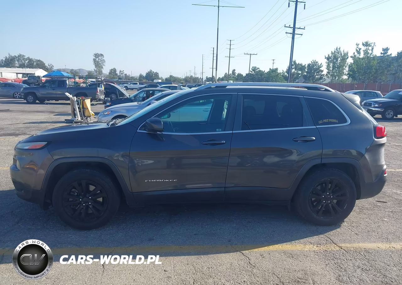 2016 Jeep Cherokee Latitude VIN:1C4PJLCSXGW108238 - 15