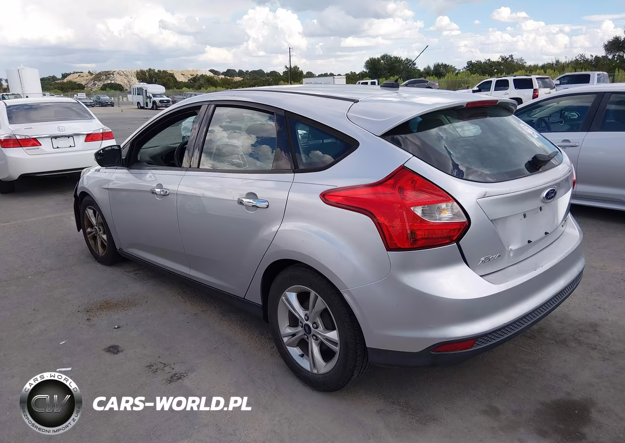 2014 Ford Focus Se VIN:1FADP3K23EL212111 - 3