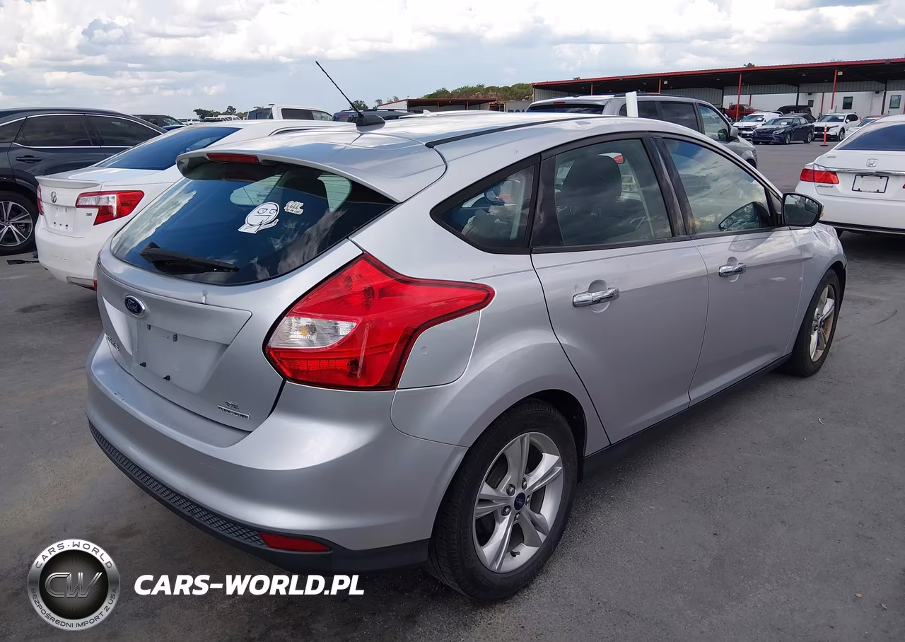 2014 Ford Focus Se VIN:1FADP3K23EL212111 - 4