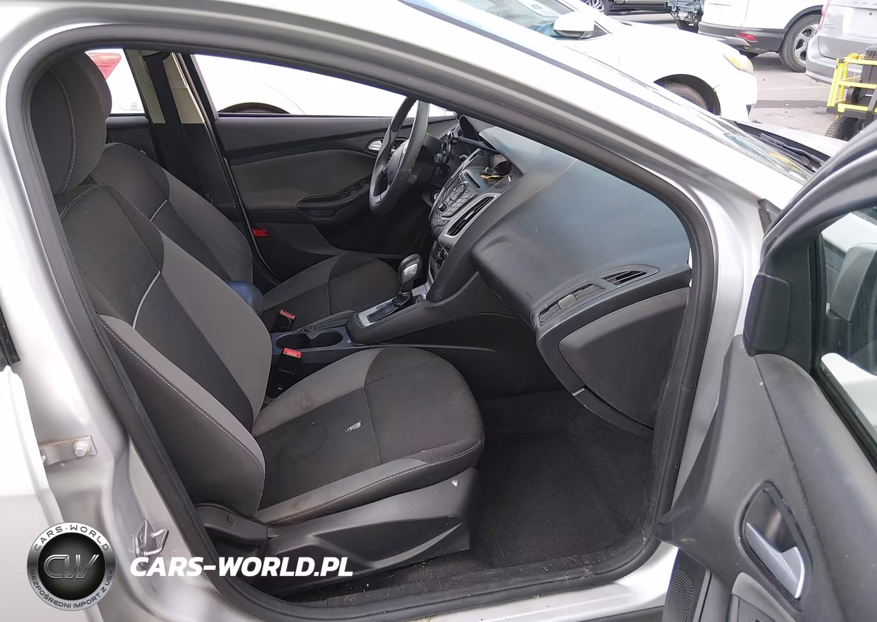 2014 Ford Focus Se VIN:1FADP3K23EL212111 - 5