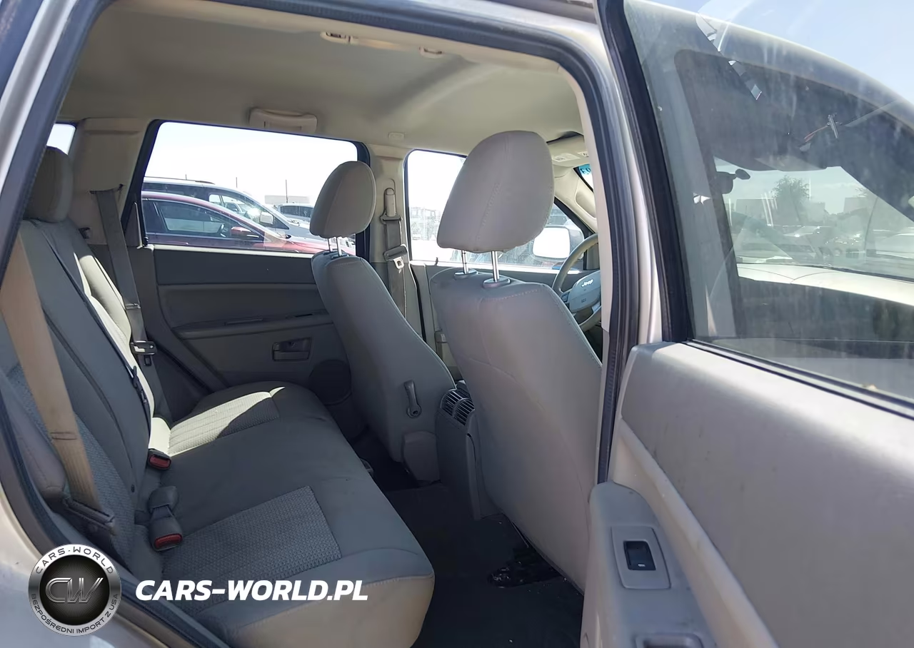 2007 Jeep Grand Cherokee Laredo VIN:1J8GR48K17C507427 - 8