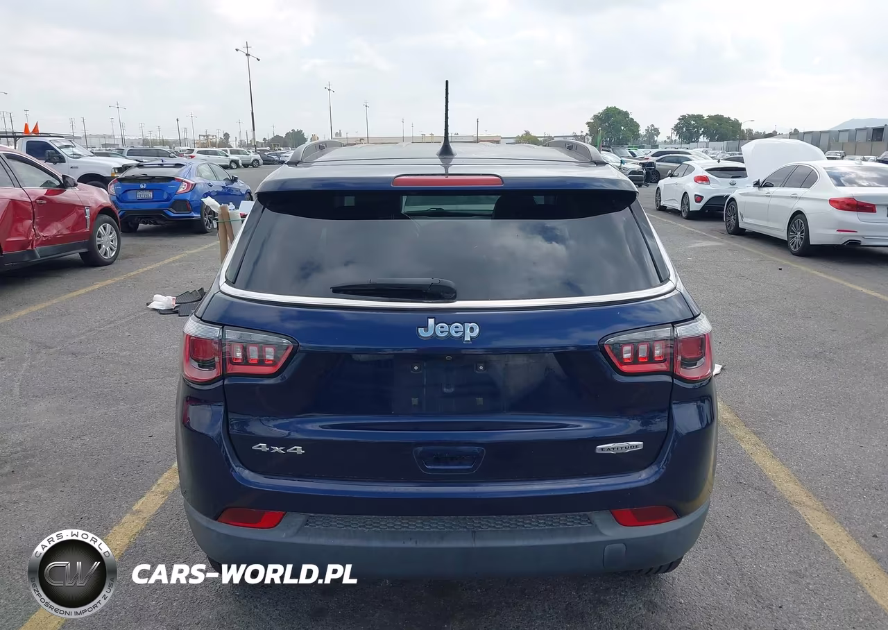 2018 Jeep Compass Latitude 4X4 VIN:3C4NJDBB8JT185878 - 16