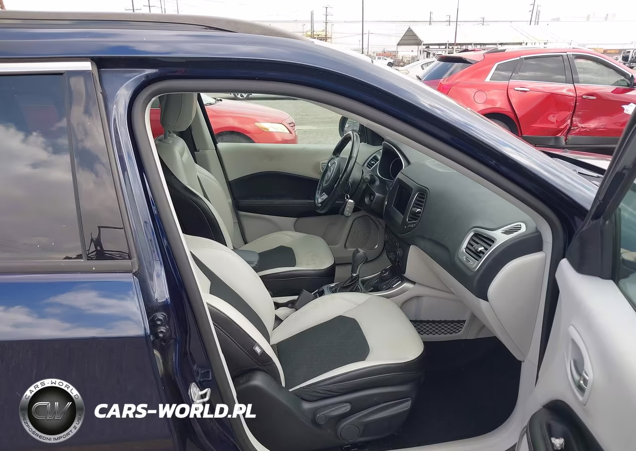 2018 Jeep Compass Latitude 4X4 VIN:3C4NJDBB8JT185878 - 5