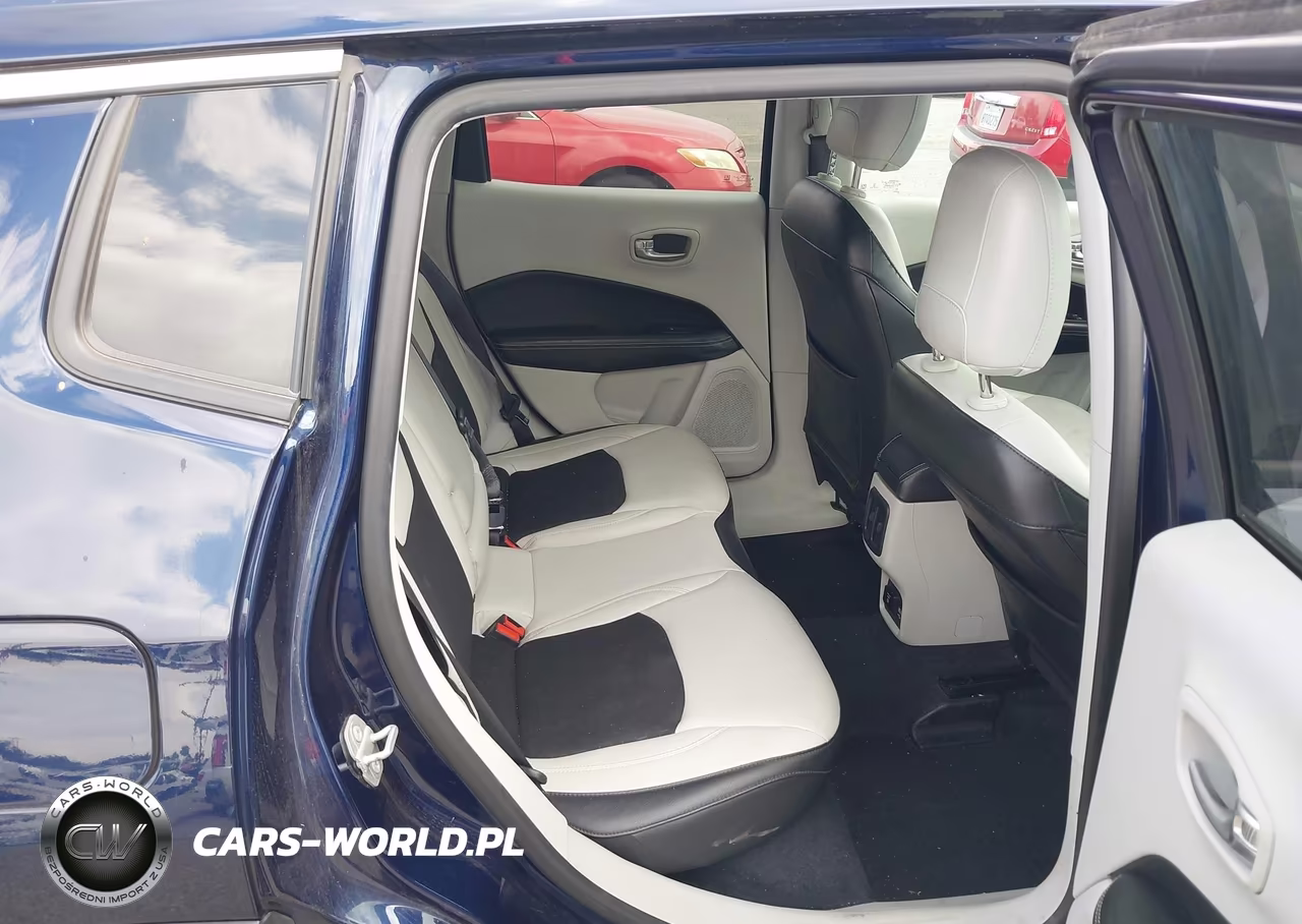 2018 Jeep Compass Latitude 4X4 VIN:3C4NJDBB8JT185878 - 8