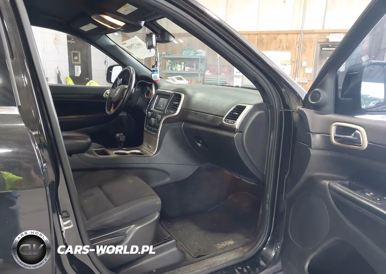 2014 Jeep Grand Cherokee Laredo VIN:1C4RJFAG2EC214139 - 5