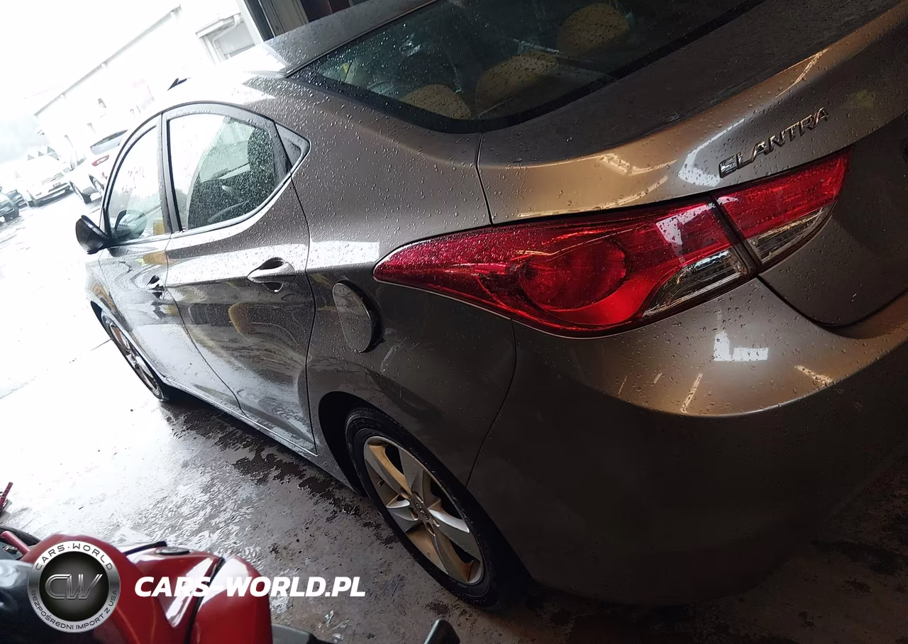 2012 Hyundai Elantra Gls VIN:5NPDH4AE6CH131355 - 3
