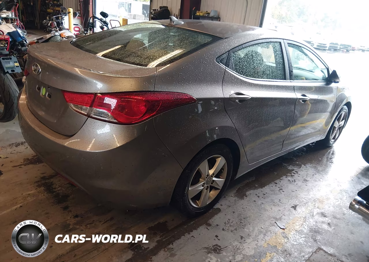 2012 Hyundai Elantra Gls VIN:5NPDH4AE6CH131355 - 4