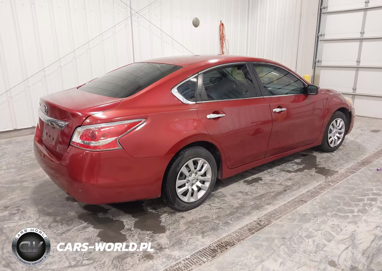2014 Nissan Altima 2.5 S VIN:1N4AL3AP1EN341870 - 4