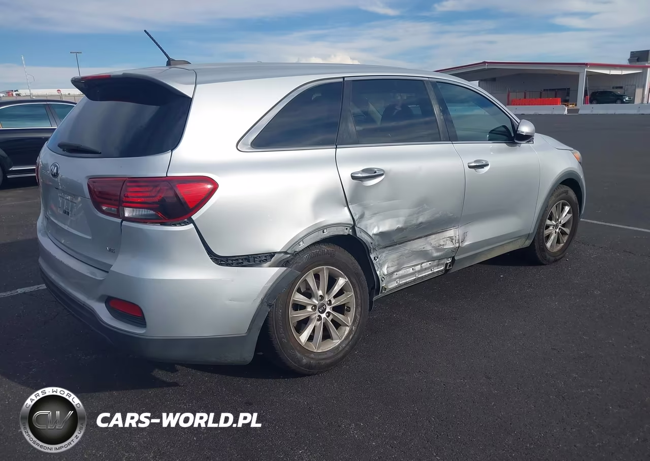2019 Kia Sorento 3.3L Lx VIN:5XYPG4A52KG559932 - 4