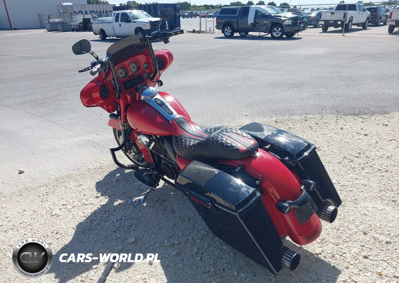 2011 Harley-Davidson Flhx VIN:1HD1KBM16BB661406 - 3