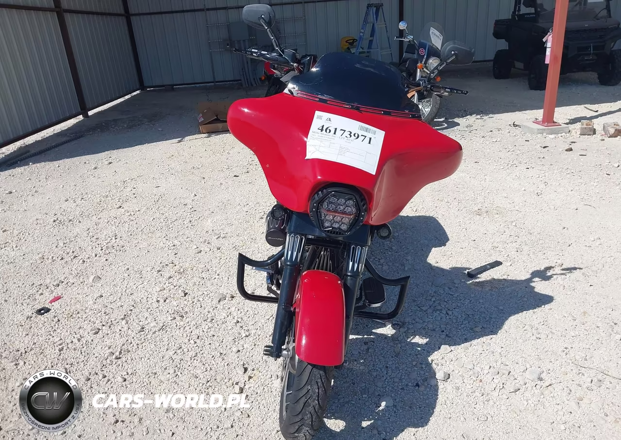2011 Harley-Davidson Flhx VIN:1HD1KBM16BB661406 - 5