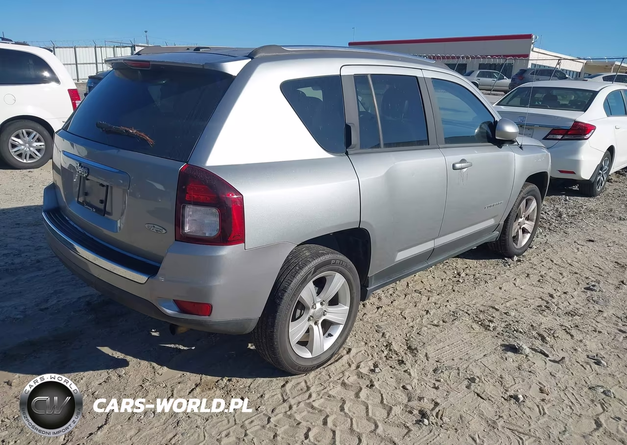 2015 Jeep Compass High Altitude Edition VIN:1C4NJCEA1FD198532 - 4