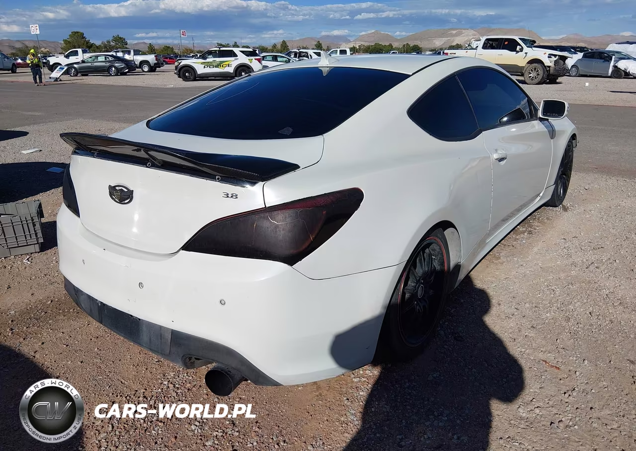2011 Hyundai Genesis 3.8 Grand Touring VIN:KMHHU6KH0BU042916 - 4