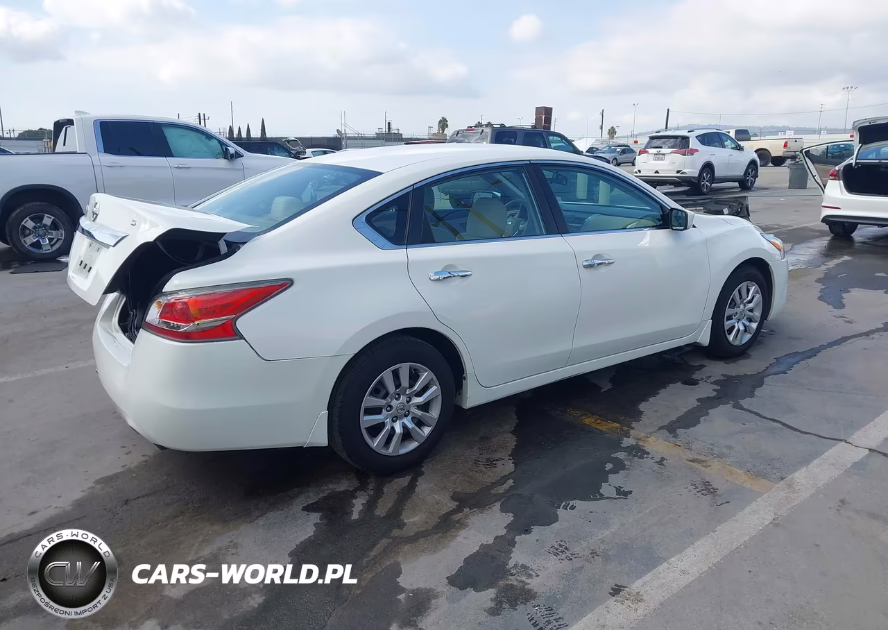 2015 Nissan Altima 2.5 S VIN:1N4AL3AP6FC461287 - 4