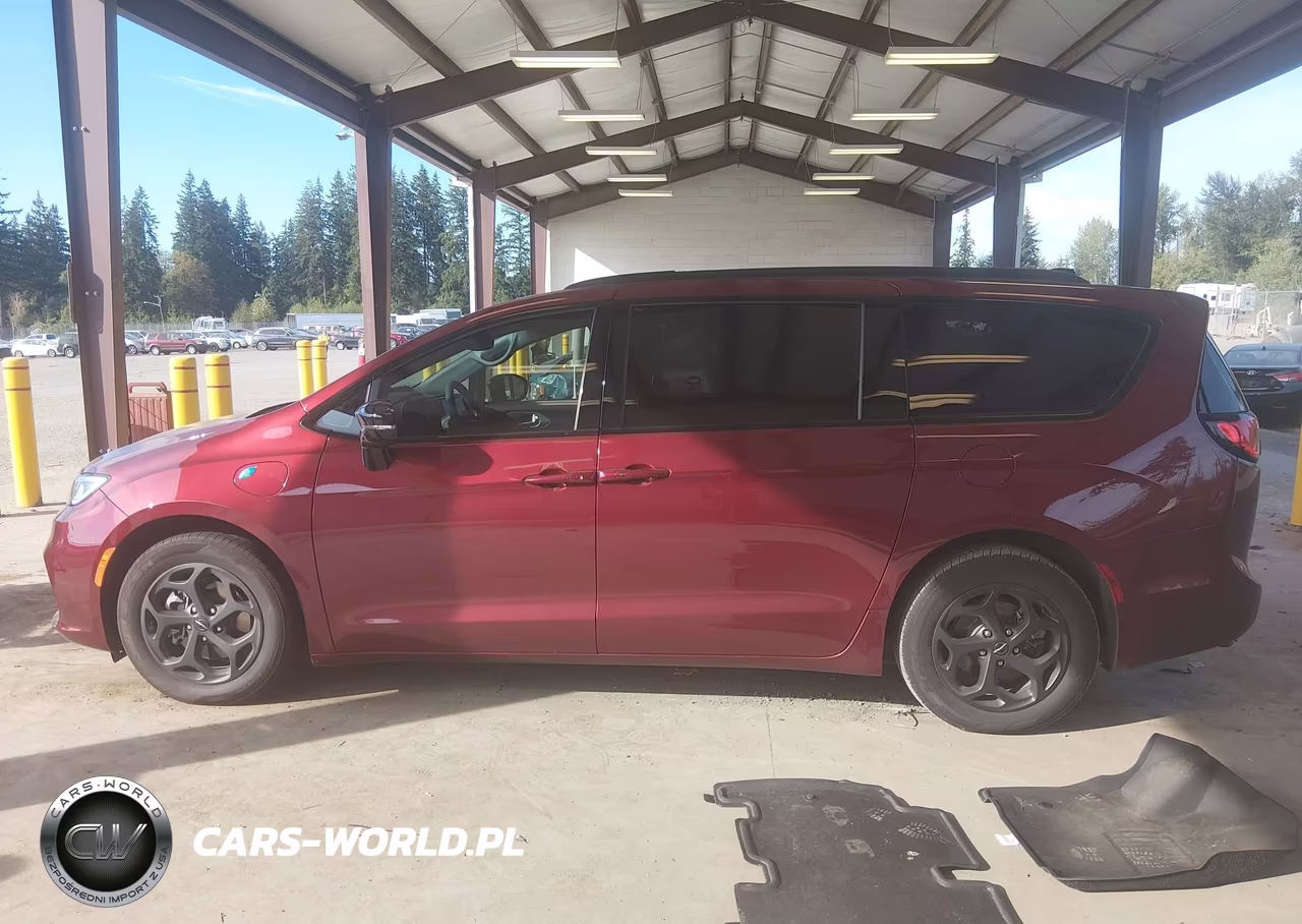 2023 Chrysler Pacifica Hybrid Limited VIN:2C4RC1S79PR618870 - 14
