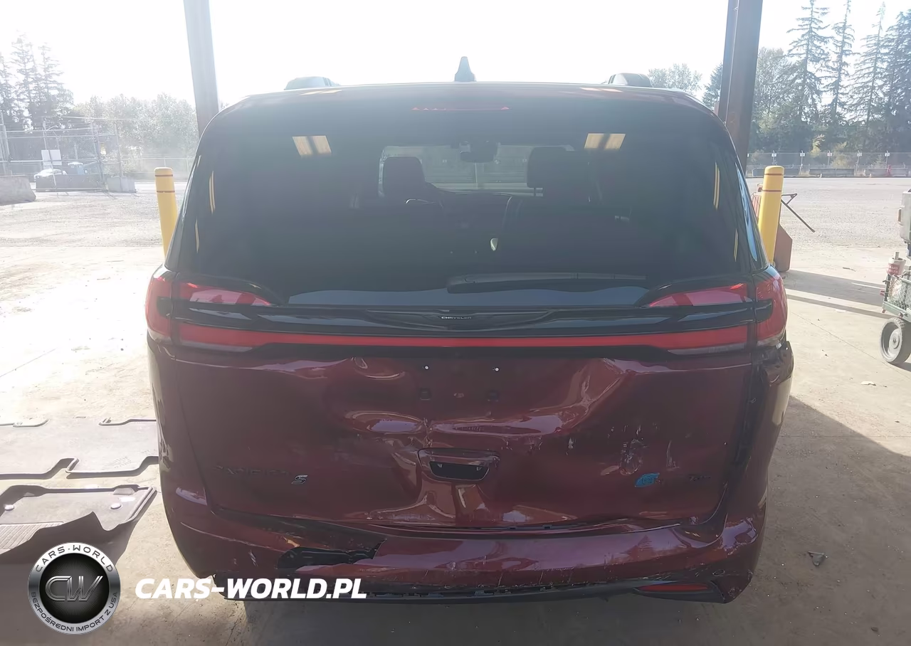2023 Chrysler Pacifica Hybrid Limited VIN:2C4RC1S79PR618870 - 16