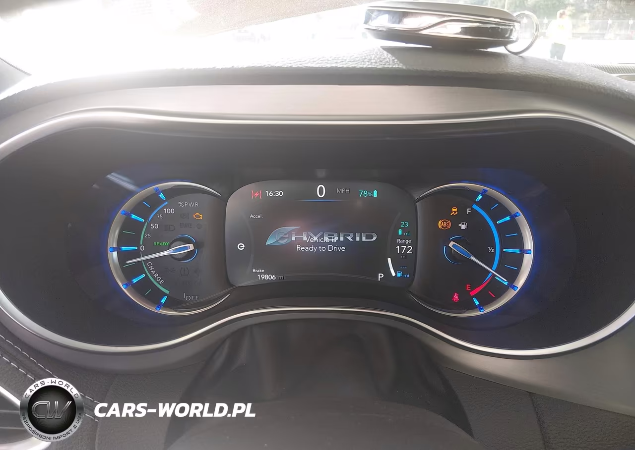 2023 Chrysler Pacifica Hybrid Limited VIN:2C4RC1S79PR618870 - 7
