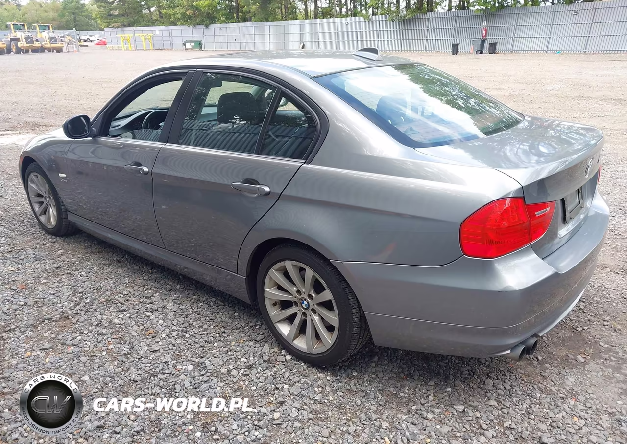 2011 BMW 328I xDrive VIN:WBAPK5G54BNN31857 - 3