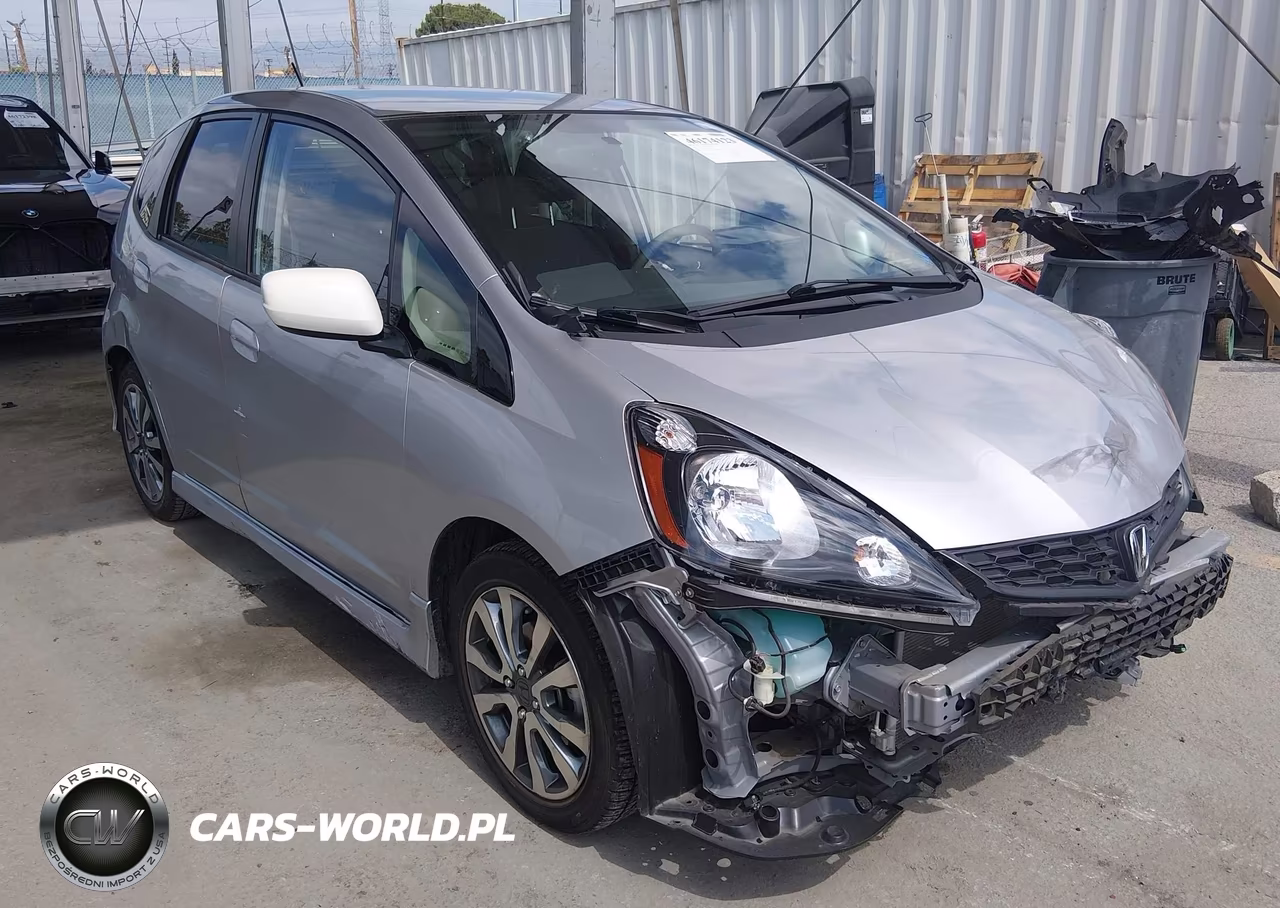 2013 Honda Fit Sport VIN:JHMGE8H52DC029792 - 1