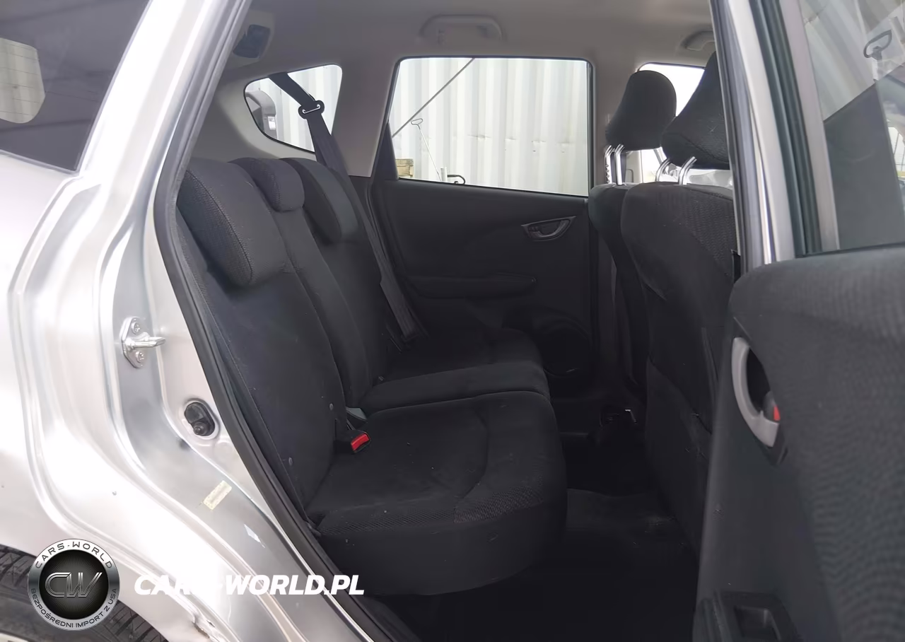 2013 Honda Fit Sport VIN:JHMGE8H52DC029792 - 8