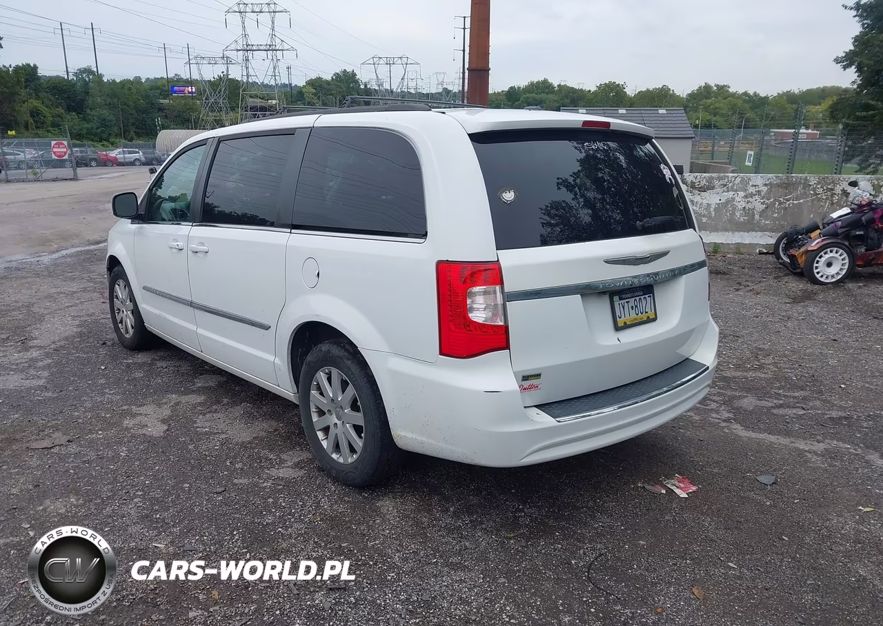 2015 Chrysler Town & Country Touring VIN:2C4RC1BG4FR552243 - 3