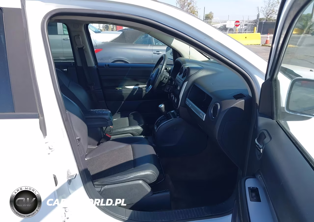 2017 Jeep Compass Latitude Fwd VIN:1C4NJCEA1HD117287 - 5