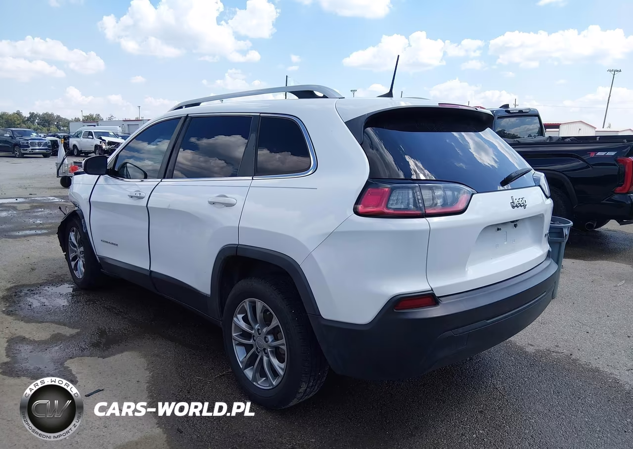 2019 Jeep Cherokee Latitude Plus Fwd VIN:1C4PJLLB0KD132570 - 3