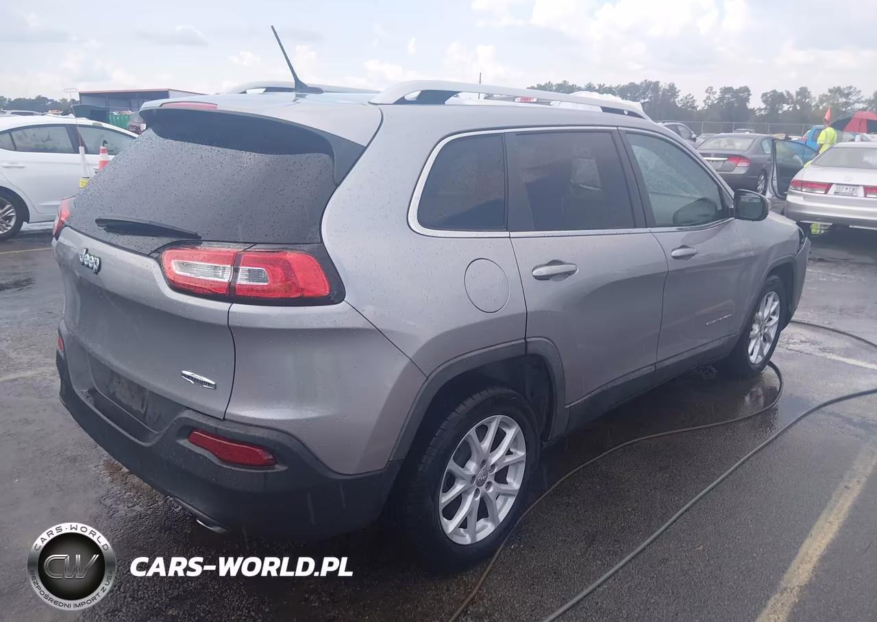 2014 Jeep Cherokee Latitude VIN:1C4PJLCS3EW148917 - 4